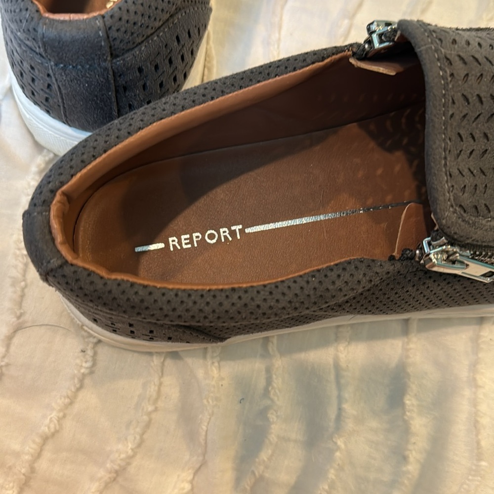 Shoes - Picture 3 of 4
